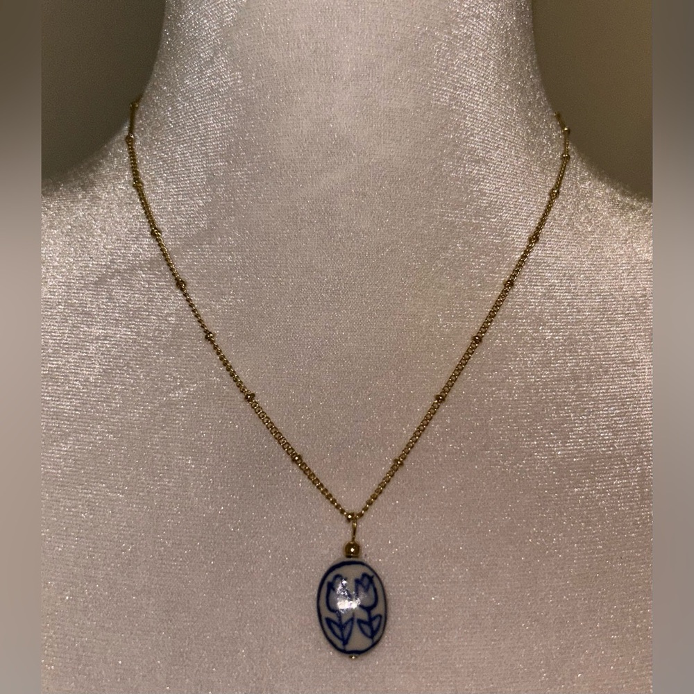 Pendant Necklace w/Blue Flowers - Picture 3 of 3